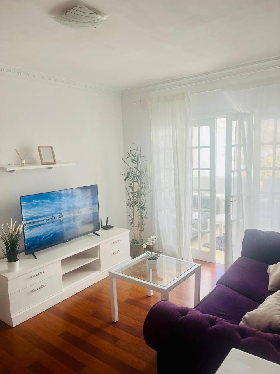 Apartment Near The Ocean Арона Екстериор снимка